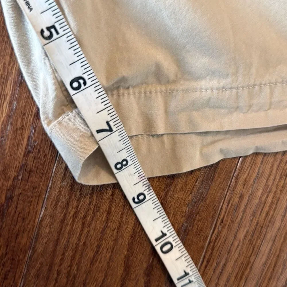 Banana Republic khaki 7” inseam drawstring shorts L